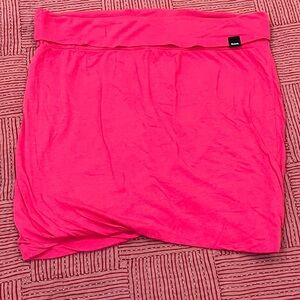 Bench women’s small (6) hot Pink drapped cotton blend mini skirt